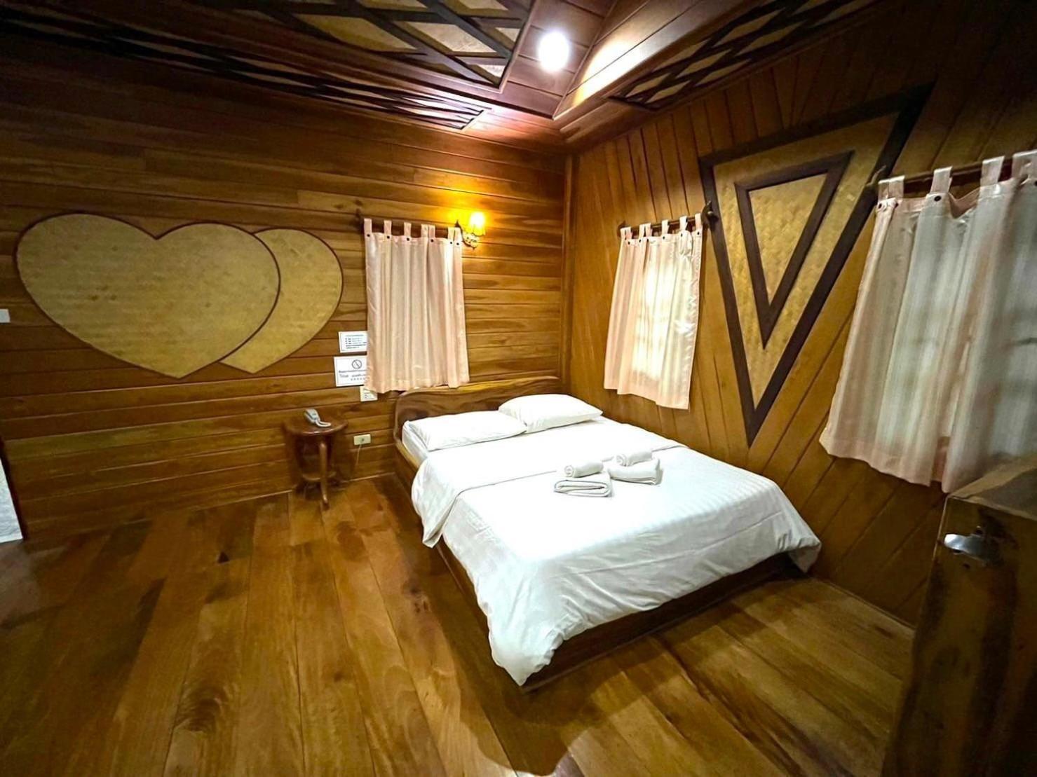 Magmai Hotel And Resort Tak Exterior photo